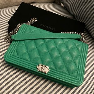 Chanel wallet on chain, Kelly green